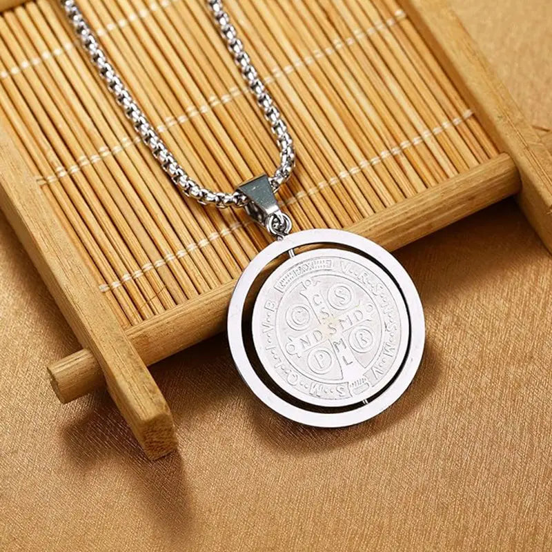 Promoción Medallas San Benito "Escudo de Protección" (Incluye: 2 collares + Caja de regalo + tarjeta de oración + envío)